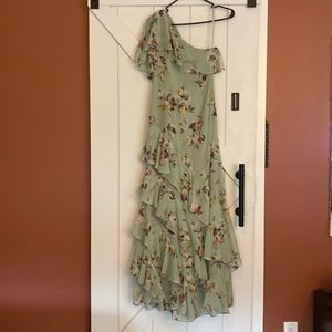 Floral Crinkled Georgette Gown. Bridesmaid Dress. Lauren Ralph Lauren. Size 2.